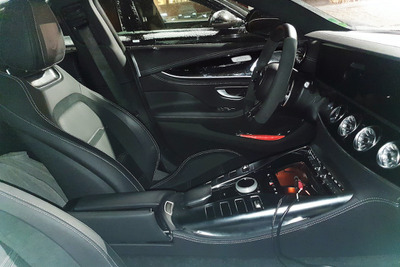 インテリアも大胆チェンジ? メルセデスAMG『GT 4ドアクーペ』が初の大幅改良へ 画像