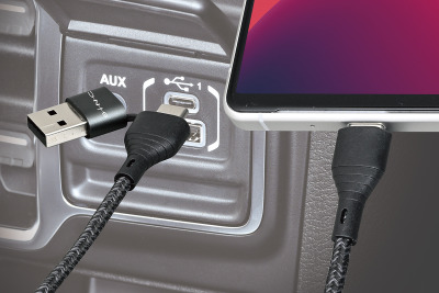 “車内スマホ生活”をサポートする便利ケーブルをピックアップ!【特選カーアクセサリー名鑑】 画像
