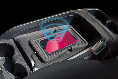 “車内スマホ生活”をバックアップする製品3つ！［特選カーアクセサリー名鑑］ 画像