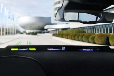 フロントガラス全幅がヘッドアップディスプレイに、BMWが次世代EVに搭載へ…2025年以降 画像