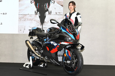 BMWモトラッド初の「M」が進化、レース技術てんこ盛りの『M1000RR』日本初公開…東京モーターサイクルショー2023 画像