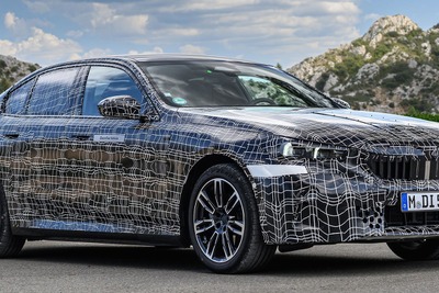 BMW 5シリーズ 次期型、3シリーズの敏捷性＋7シリーズの快適性…EV版『i5』のプロトタイプ写真公開 画像