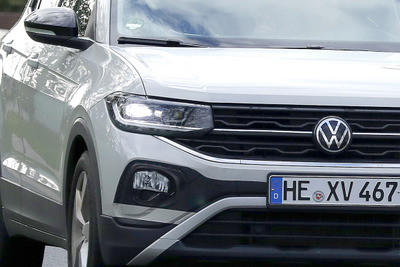 VW最小SUV『Tクロス』改良新型、最終デザインがほぼ露出! 画像