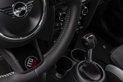 乗れる? MINI ジョン・クーパー・ワークス に6速MTのみの限定車…世界で999台 画像