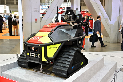 かっこいい！ 多目的消防戦術ロボット、マギルス『Wolf R1』…東京国際消防防災展2023 画像
