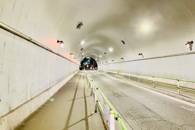 後席の人がいなくなってシートが濡れていた…怖い話をAIで作ってください【怪談募集 2023】 画像