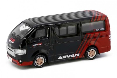 ADVANのサポートカーがダイキャストミニカーで登場…トヨタ・ハイエースといすゞ トラック 画像