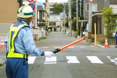 配送トラックとAIで道路損傷を検知、出光興産が自治体向けサービス提供 画像