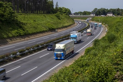 高速道路の大型トラックの最高速度引き上げを検討…物流の2024年問題対策 画像