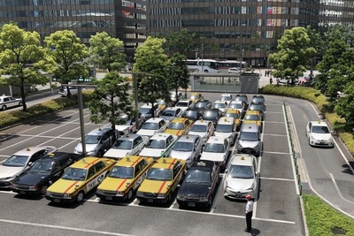 タクシー・バスの乗務員の氏名掲示義務を廃止 画像