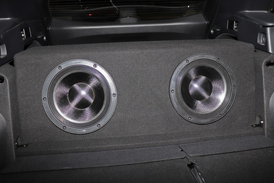 サブウーファーからの超低音は「モノラル」と「ステレオ」、どちらで鳴らす?…キーワードから読み解くカーオーディオ 画像