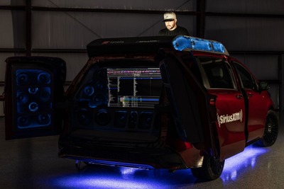 米トヨタのミニバン、移動DJブースに変身…2万5000Wアンプ＋60スピーカー搭載 画像