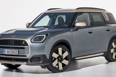 MINI クロスオーバー 新型にEV、ツインモーターは313馬力…IAAモビリティ2023で発表へ 画像