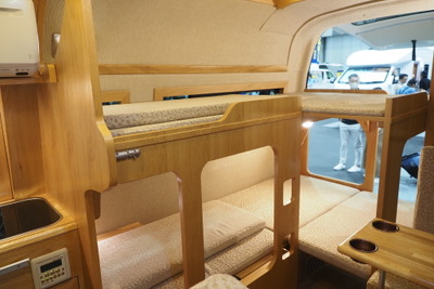 2人×2段の拡張常設ベッドが斬新！：カトーモータース「ブルームーンEX」…名古屋キャンピングカーフェア2023オータム 画像