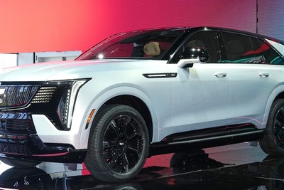キャデラックの大型SUV『エスカレード』にEV仕様、IQ の航続は724km 2024年米国発売へ 画像