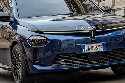 復活のランチア『イプシロン』、市販モデルの実車をスクープ! 車内に“ヘリポート”が? 画像