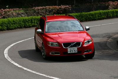 【ボルボ V70 2.5T Rデザイン 発売】スポーツサスによる軽快なフットワーク 画像