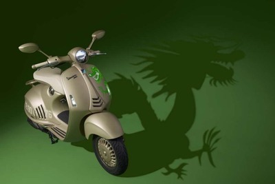 ゴールド＆ドラゴンのベスパ、限定モデル「Vespa 946 Dragon」登場 画像