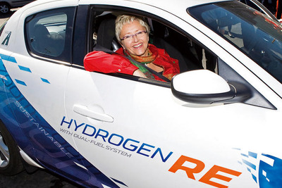 マツダ、ノルウェーで水素自動車 RX-8ハイドロジェンRE を公開 画像