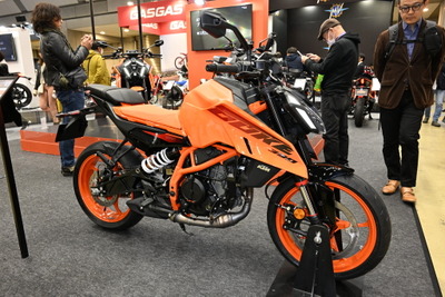 シリーズ30周年、オールニューで攻勢かける新型KTM『390デューク』…東京モーターサイクルショー2024 画像