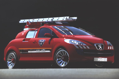 【パリ・ショー2002出品車】プジョー『H2O』---“速い”燃料電池で働くクルマ 画像