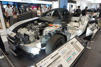 トヨタは『クラウンセダン』のHEVとFCEVのカットモデルを展示…人とくるまのテクノロジー展2024 画像