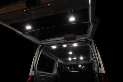 オグショーとジュナック、DIYで設置できるLED車内照明「ELシリーズ」発売 画像