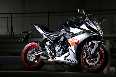 【スズキ GSX-8R 試乗】フラッグシップよりも重要なもの…鈴木大五郎 画像