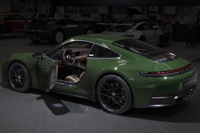 ポルシェ、スペイン進出40周年を記念し『911』ハイブリッドに特別な「緑」の限定車 画像