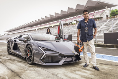 鈴木亜久里が試乗インプレ!ブリヂストン「POTENZA SPORT」×ランボルギーニ『レヴエルト』、タイヤ開発に重要なのは 画像