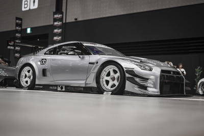 本物のGTR GT-3をストリート仕様に!度肝を抜いたMoontechの超絶カスタム、週末のFENDERISTにも出展 画像