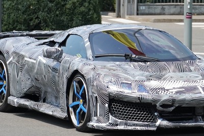 車名候補は6つも!? フェラーリの新型ハイパーカー、量産型デザインのプロトタイプあらわる 画像