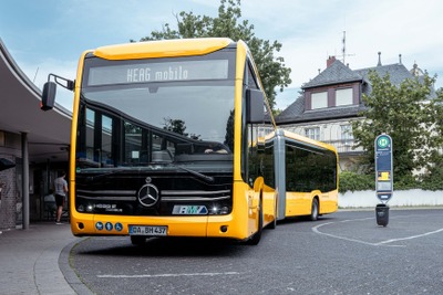 メルセデスの電動連接バスは7つのバッテリーを搭載、新型10台がドイツの街を走る 画像