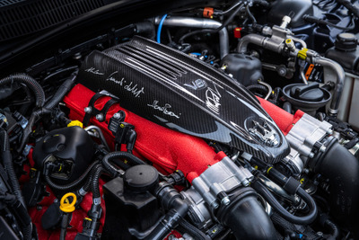 マセラティ『クアトロポルテ』とV8エンジン、歴史に幕…最終モデル「グランドフィナーレ」 画像