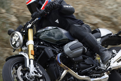 【BMW R12 nine T 試乗】現代のバイクが忘れかけた何かを感じさせてくれる…鈴木大五郎 画像