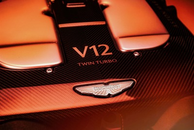 『ヴァンキッシュ』復活か、アストンマーティンの新型車はV12搭載が確定…9月2日デビューへ 画像