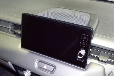 走行中でもテレビが見れる、ブリッツ「テレビジャンパー」に新型『ヴェゼル』用が登場 画像