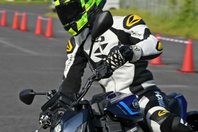 バイク歴30年の筆者も負けを認めた!? ノンクラのMT「Y-AMT」はヤマハが辿り着いた「攻める走りへの裏ワザ」だった 画像