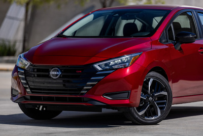 日産の小型セダン『ヴァーサ』発表、米最安値の1万7190ドルから 画像