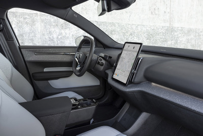 BlackBerry、自動車向けに安全性を強化した新OS発表 画像