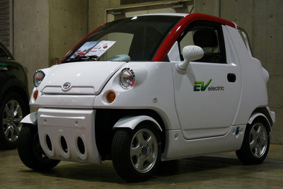 【東京スペシャルインポートカーショー09】スーパーカー&EVでエコ? 画像