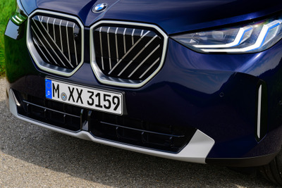BMW『X3』新型、「20 xDrive」の新写真を公開 新デザイン&大型グリル 画像