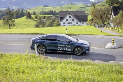 VWのEVセダン『ID.7』が1回の充電で794km走る…カタログ値709kmを上回る結果に 画像