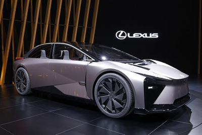 トヨタ、北米でのEV戦略見直し、初の生産開始を2026年に延期［新聞ウォッチ］ 画像