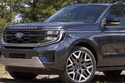 日産『アルマーダ』や『ランクル』と競合、フォードの8人乗りSUV『エクスペディション』新型発表 画像