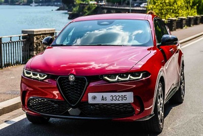 アルファロメオ『トナーレ』、2025年モデルで内装刷新へ…パリモーターショー2024 画像