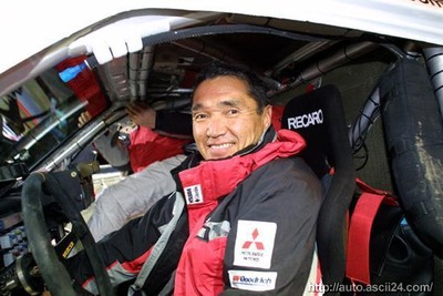 【パリ・ショー2002速報】日産がダカールラリーに参戦!! ドライバー篠塚? 画像