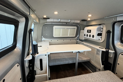クーラー装備でペットも一緒に安心快適旅、『NV200』ベースのキャンピングカー「カヌレ」初公開へ 画像