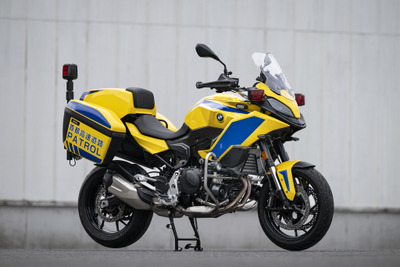 首都高の「黄バイ」にBMW『F900 XR』が採用! 輸入二輪車ブランドで初 画像