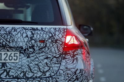星型テールライトが見えた! メルセデスベンツ『GLE』改良新型、BMWのX5次世代と市場で激突 画像